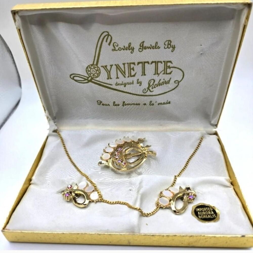 Vintage-supply Women's Pink and Gold Jewellery